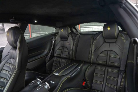 GTC4-Lusso-Interior_rear.jpg
